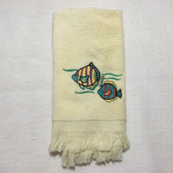 Vintage Avanti Tahiti Fish Embroidered Fingertip Towel 100% Cotton 1978 NWT - Picture 1 of 9